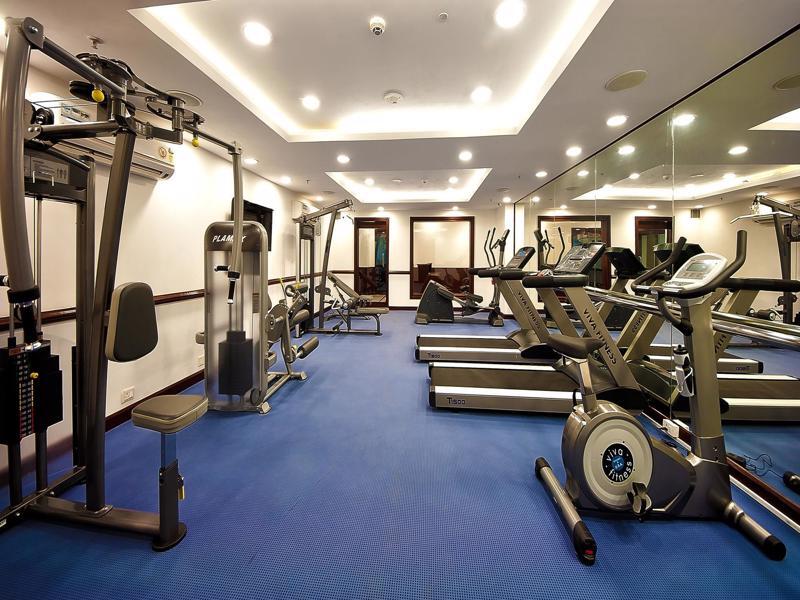 The Golden Plaza Hotel Panchkula Extérieur photo