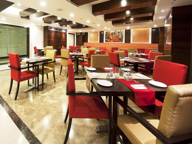 The Golden Plaza Hotel Panchkula Extérieur photo