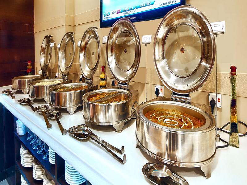 The Golden Plaza Hotel Panchkula Extérieur photo