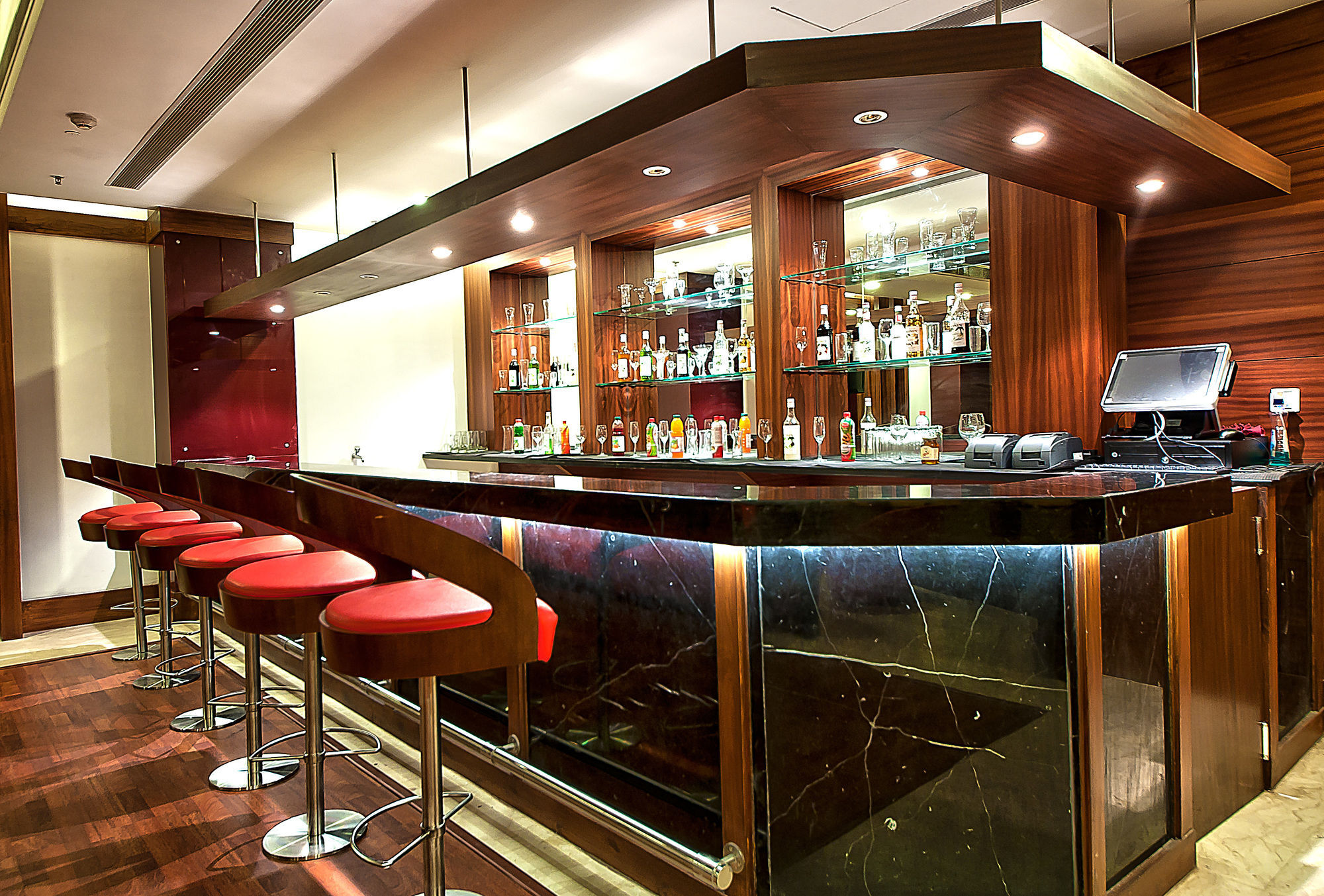 The Golden Plaza Hotel Panchkula Extérieur photo