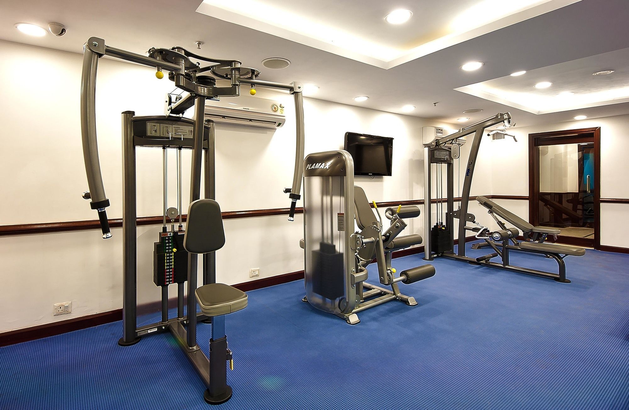 The Golden Plaza Hotel Panchkula Extérieur photo