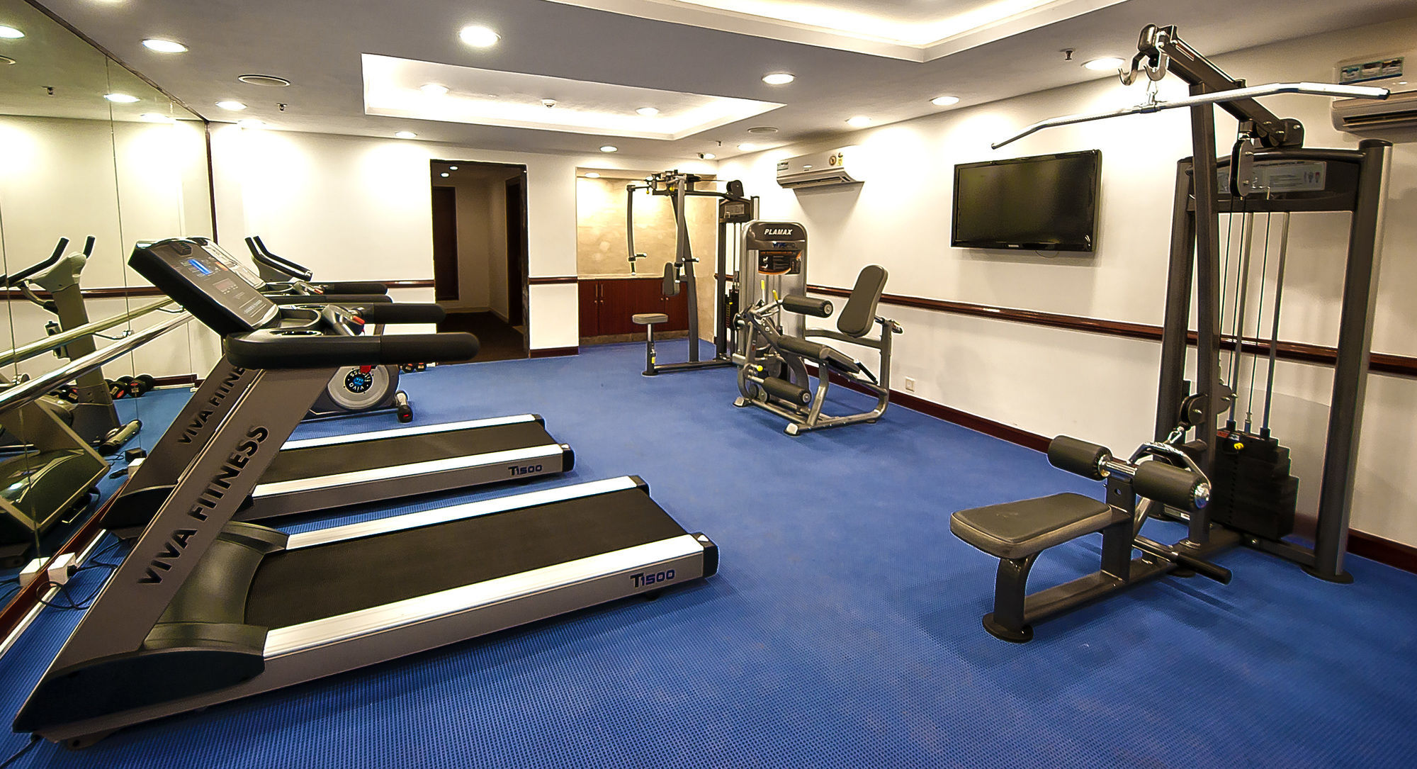 The Golden Plaza Hotel Panchkula Extérieur photo